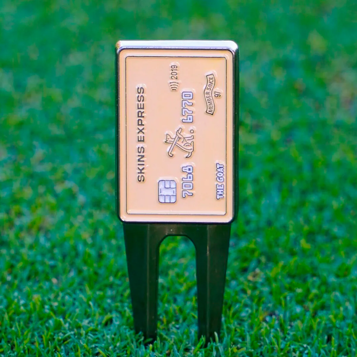 Skins Golf Pitchfork - Image 5